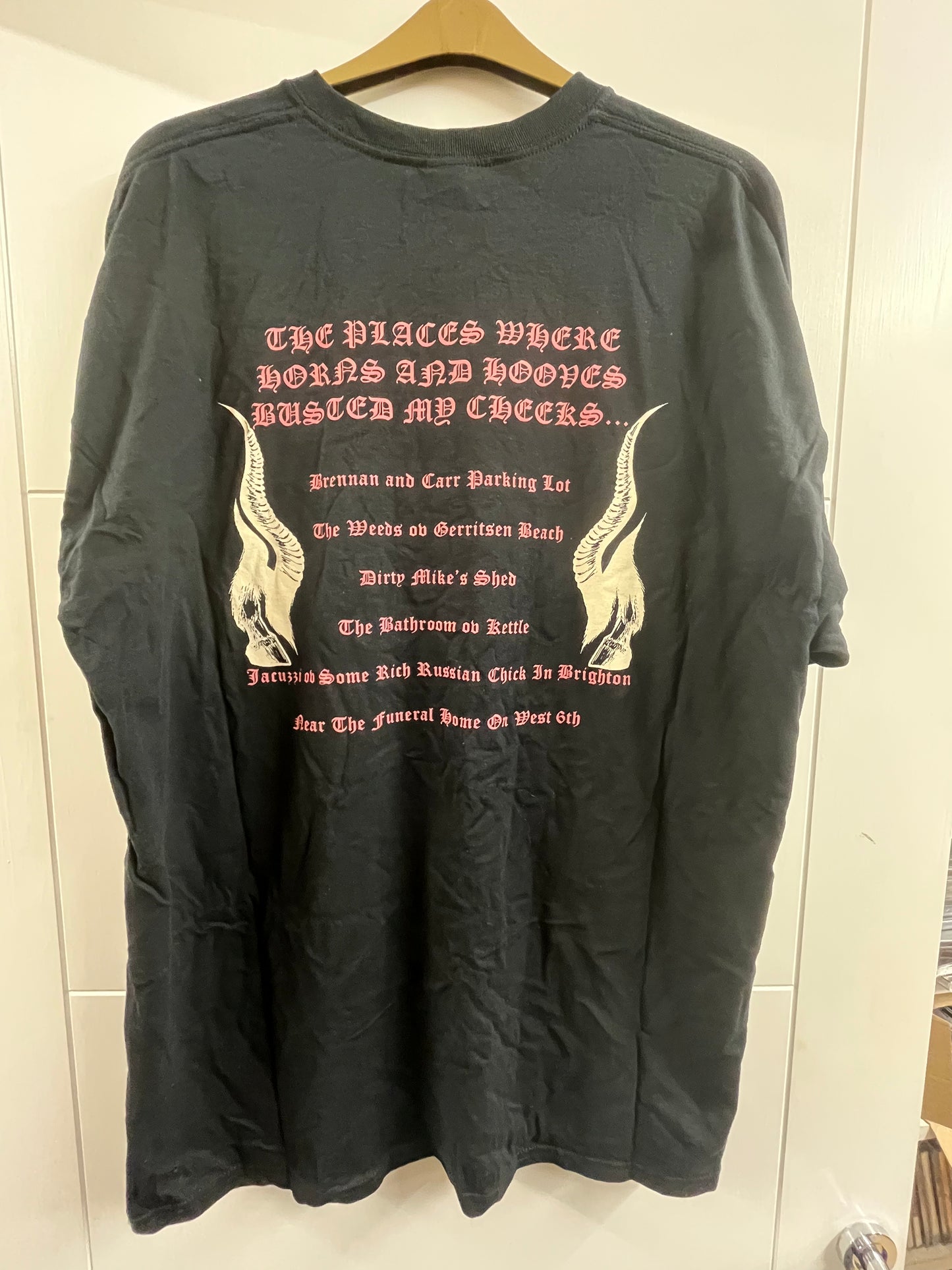 HORNS & HOOVES Pink T-Shirt